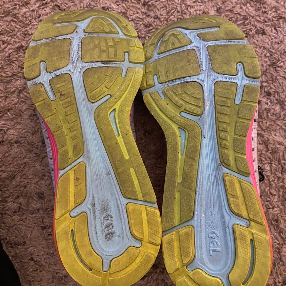 ASICS - Picture 2 of 6